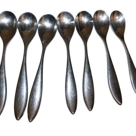 Robert Welch 18/10 Flatware Set With Serving Utensils 37 Pieces - Picture 3 of 11